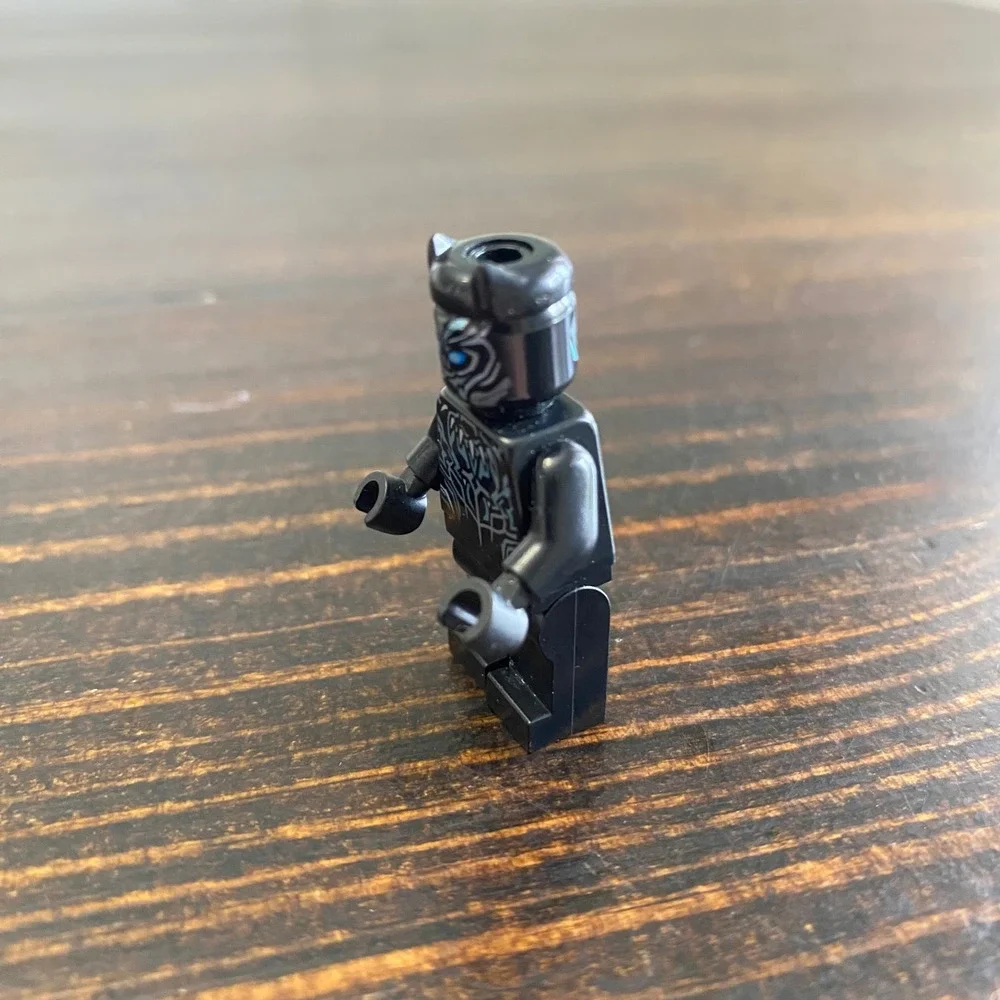 Genuine‎ Lego Marvel 76099 Metallic Blue Black Panther Minifigure